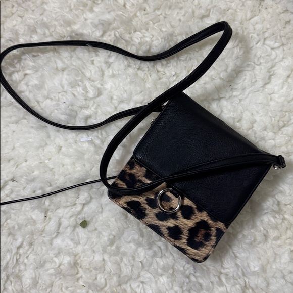 Leopard Print Black Crossbody Bag - Picture 4 of 6